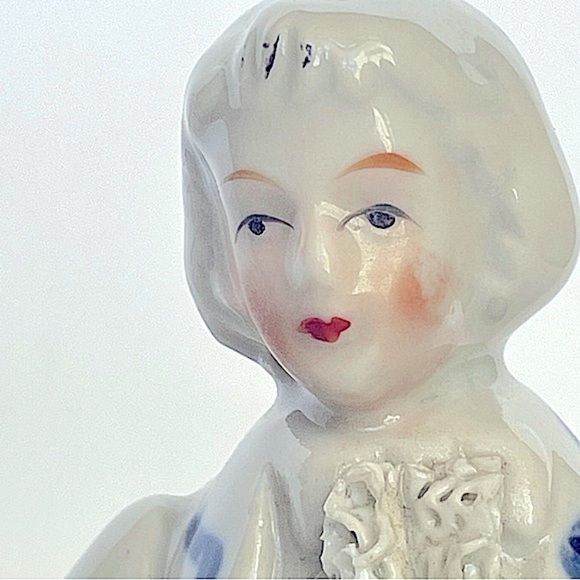 Porcelain Figures Colonial Victorian Men Blue White Gold Hand Painted Vintage - Picture 7 of 15